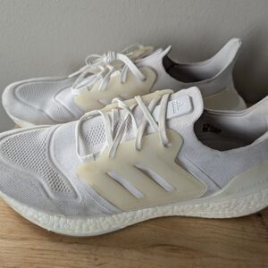 Adidas Ultraboost 22 W Men's Running Shoes